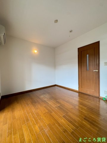 シャルマンフジ堺市弐番館の居間写真