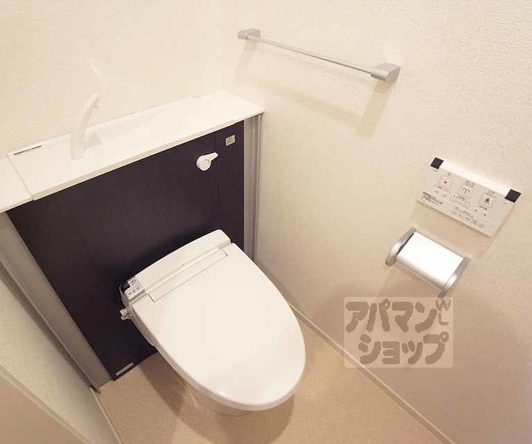 トイレ　ウォシュレット付き！