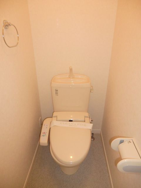 京王線 明大前駅 徒歩7分 2階建 築17年のトイレ写真