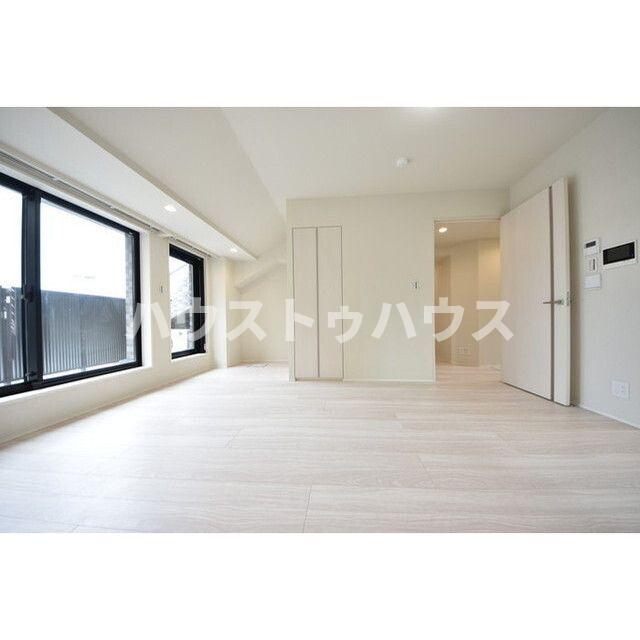 343レジデンス後楽園の居間写真