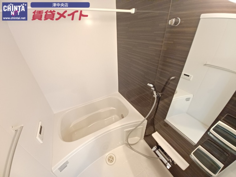バス・シャワールーム　反転タイプ参考写真