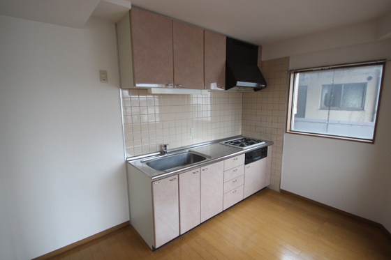 キッチン　※別部屋の写真です