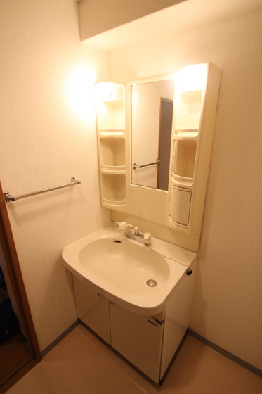 洗面設備　※別部屋の写真です