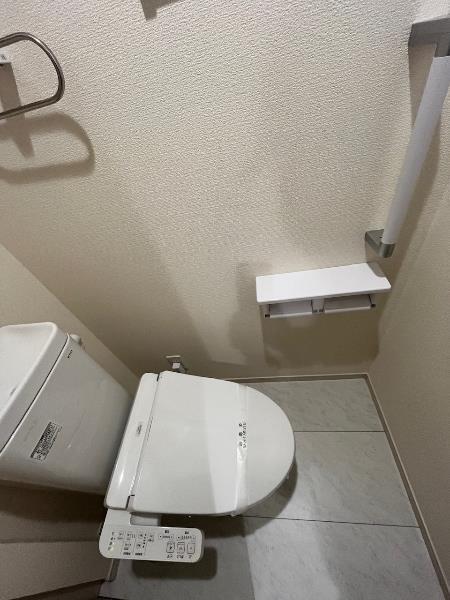 トイレ　※別号室のお写真です