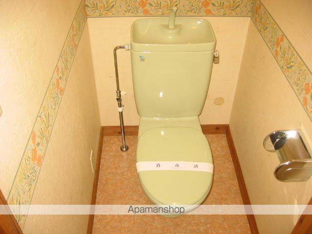 北総線 矢切駅 徒歩6分 3階建 築28年のトイレ写真