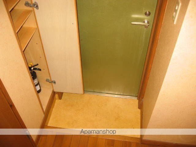 北総線 矢切駅 徒歩6分 3階建 築28年の玄関写真
