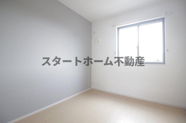 その他部屋・スペース　落ち着いて過ごせるお部屋なので、寝室にいかがでしょうか