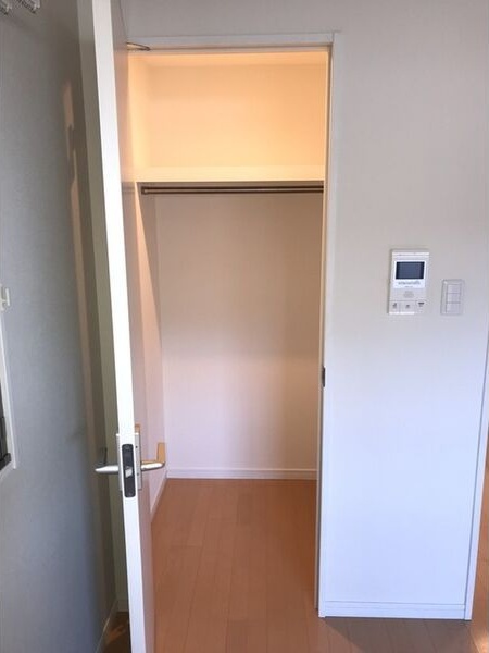 地下鉄東山線 本陣駅 徒歩10分 4階建 築11年の内装写真