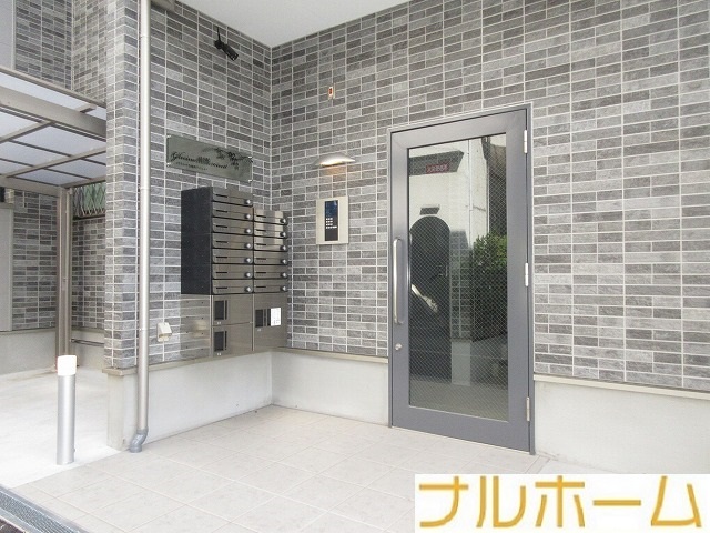 地下鉄千日前線 南巽駅 徒歩1分 3階建 築5年の外観写真