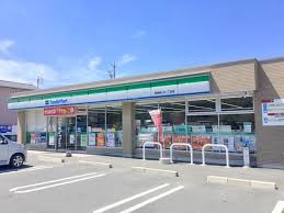コンビニ　ファミリーマート 緑が丘一丁目店（コンビニ）まで571m