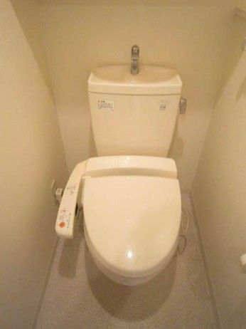 トイレ　参考写真：別部屋タイプ
