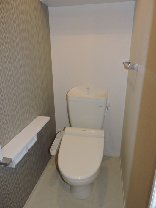 D-roomあずま町 Bのトイレ写真