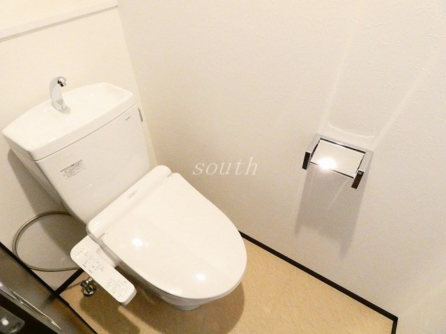 トイレ　ウォシュレット付きのトイレ