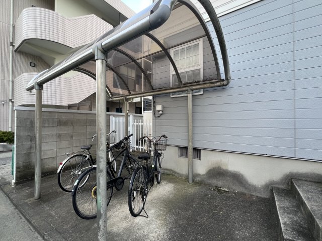 駐車場　自転車置き場