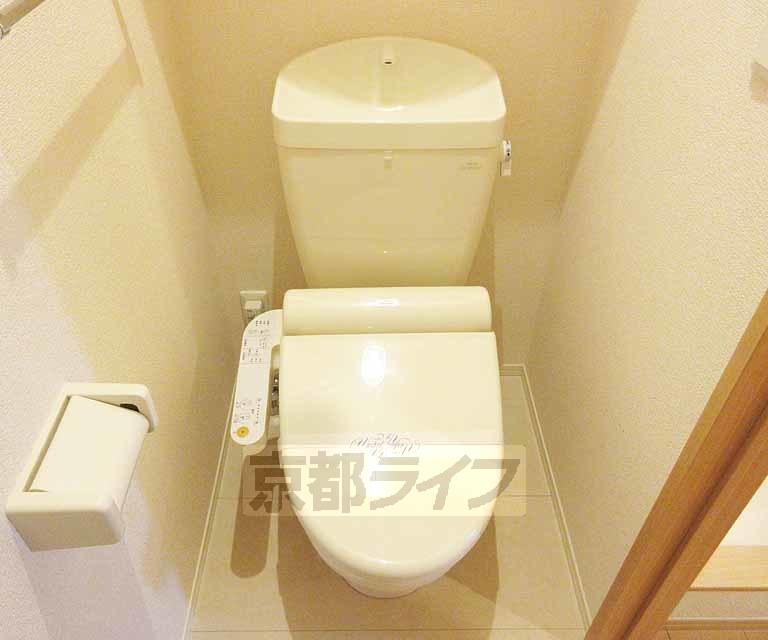 トイレ　ウォシュレットつきです。
