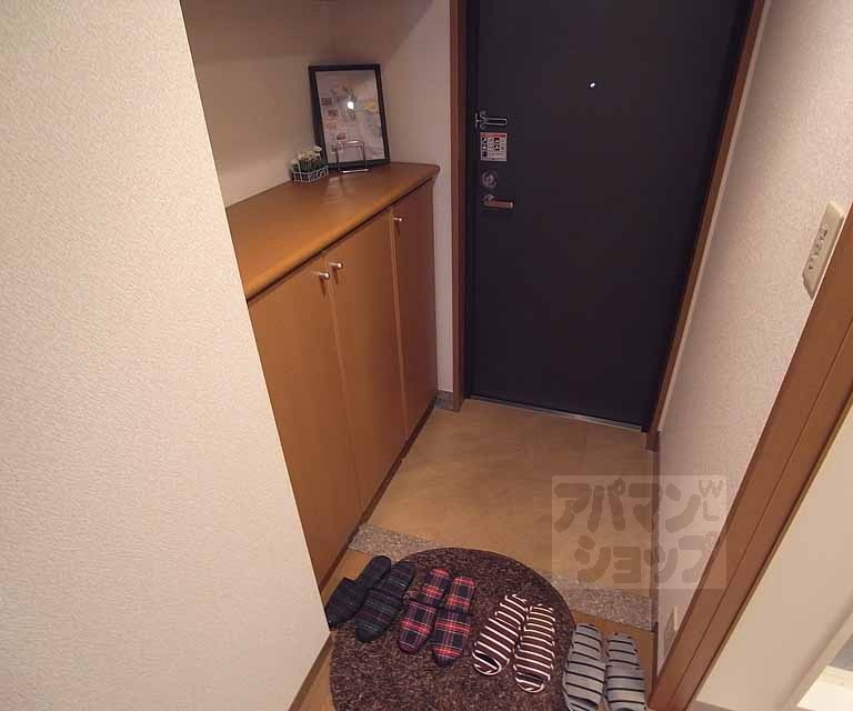 レジディア太秦の玄関写真