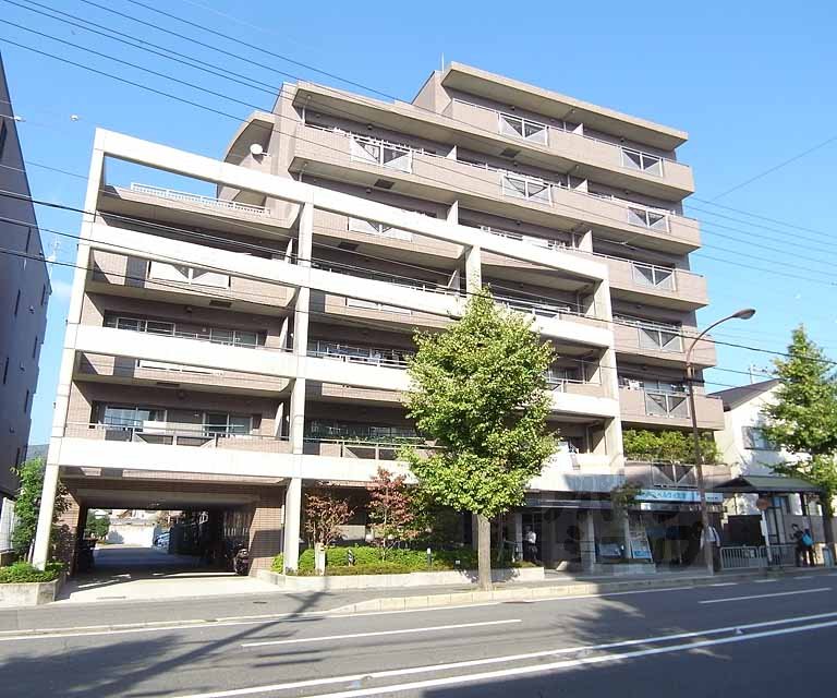 レジディア太秦の外観写真