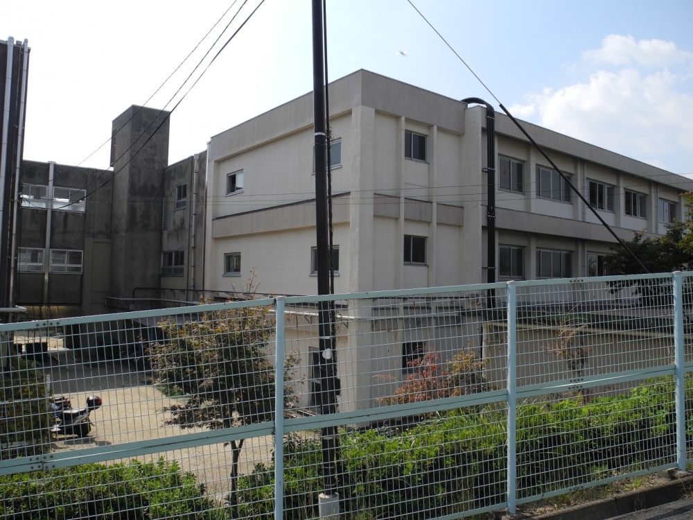 小学校　枚方市立蹉ダ小学校（小学校）まで109m
