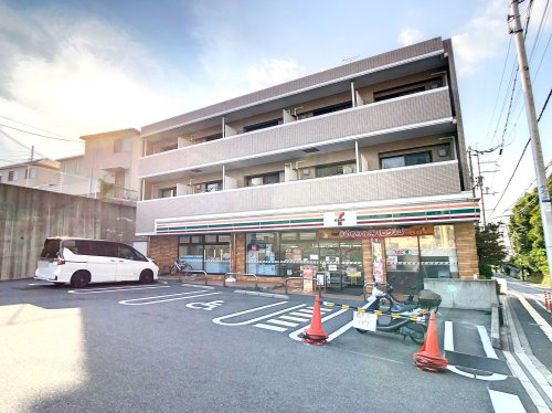 コンビニ　セブン-イレブン 枚方東中振２丁目店（コンビニ）まで204m