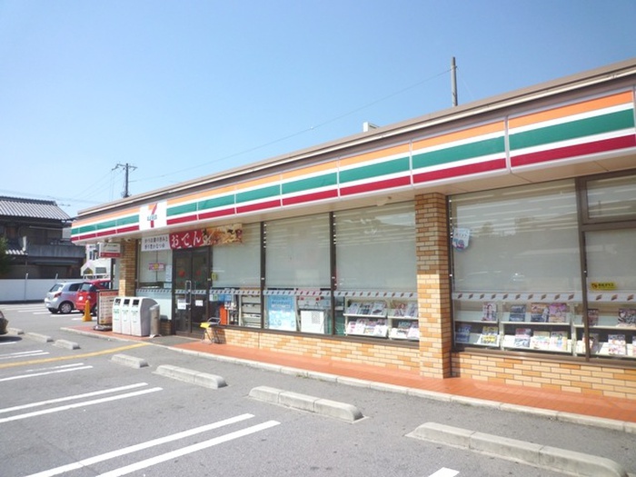 コンビニ　セブンイレブン（コンビニ）まで500m