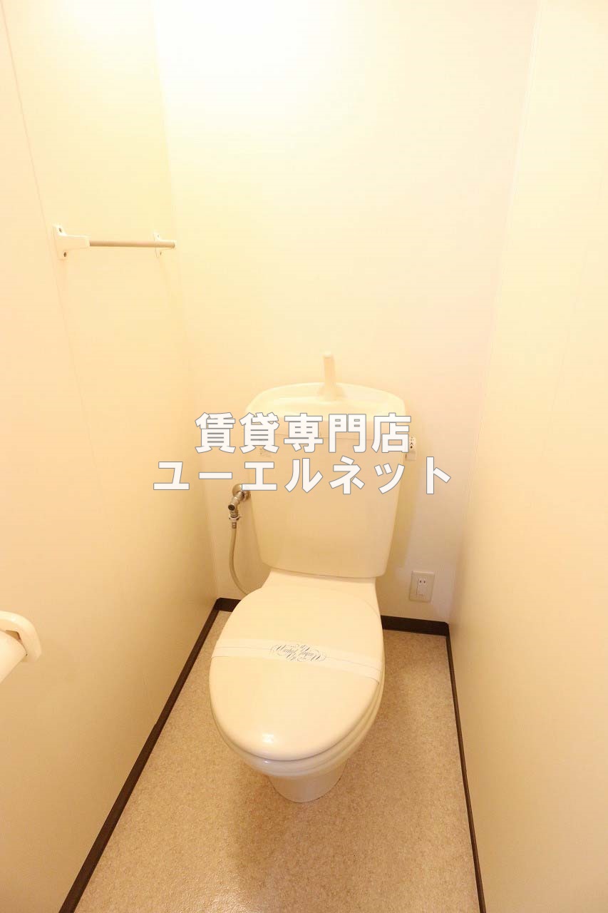 地下鉄御堂筋線 江坂駅 徒歩5分 6階建 築24年のトイレ写真