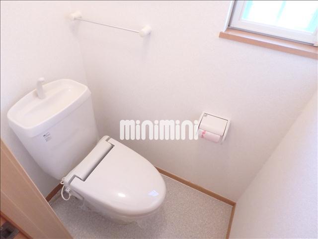 トイレ　温水洗浄便座付きトイレです。