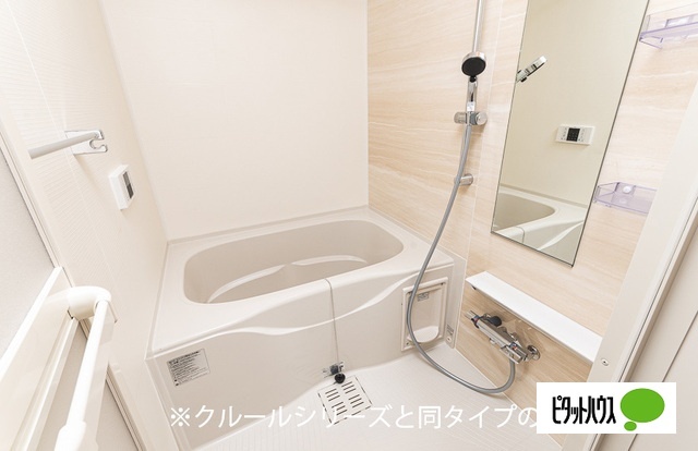 バス・シャワールーム　同タイプ室内