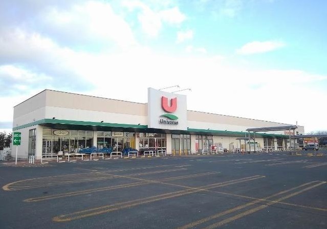 スーパー　ユニバース八戸ニュータウン店（スーパー）まで600m