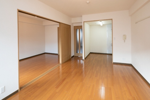 クライスコートIIの居間写真