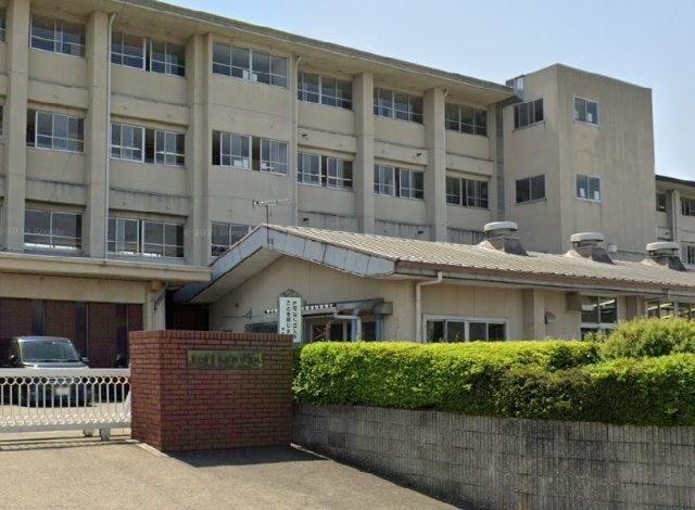 中学校　高崎市立八幡中学校（中学校）まで4371m