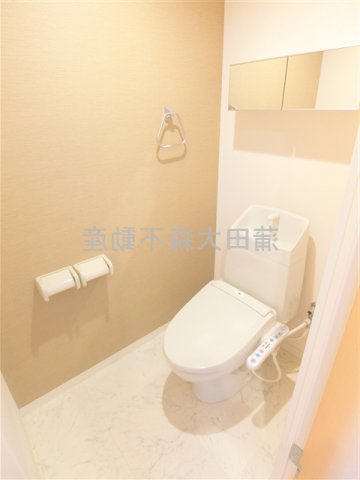 トイレ　温水洗浄便座付きのトイレ