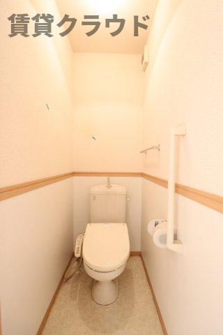 トイレ　清潔感のあるトイレです