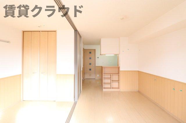 居室・リビング　こちらの居間で趣味の時間をお楽しみください
