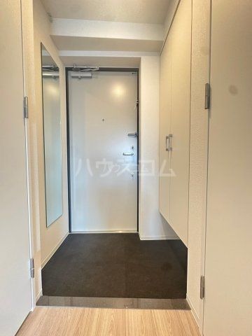 セレニテ阿波座ミラクの玄関写真