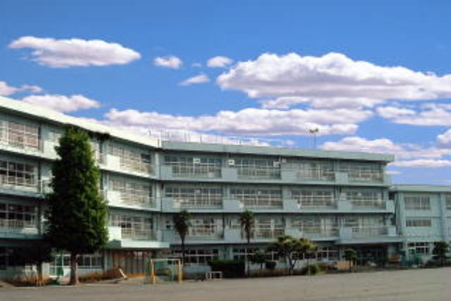 小学校　町田市立南第三小学校（小学校）まで492m