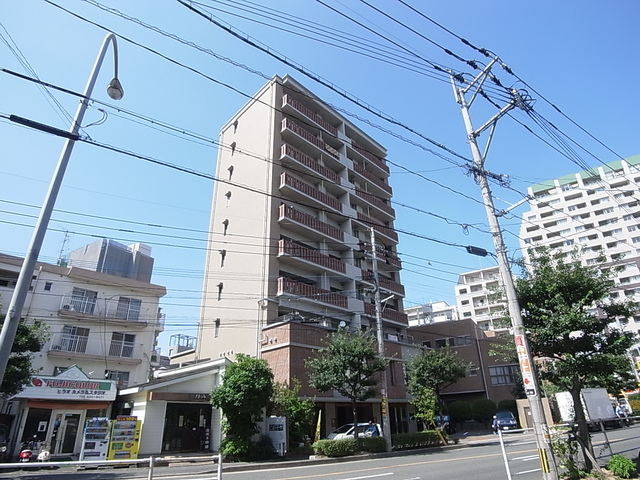 建物外観　ハウスメイトの管理物件。ご入居後は２４時間のコールセンターあ