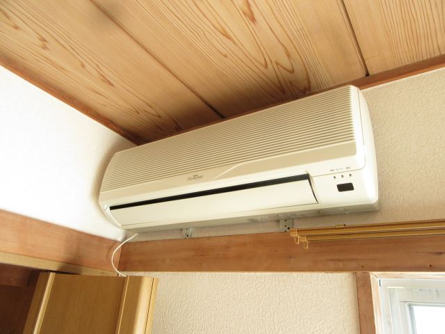 その他設備　エアコンは２基ついています。