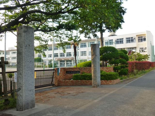 小学校　市立元八王子小学校（小学校）まで560m