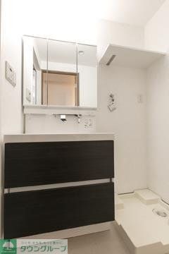 洗面設備　※写真は同タイプ住戸です。