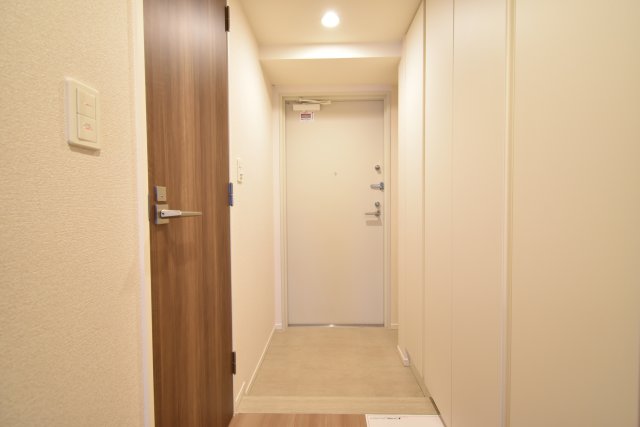 玄関　＊同間取り別部屋参照