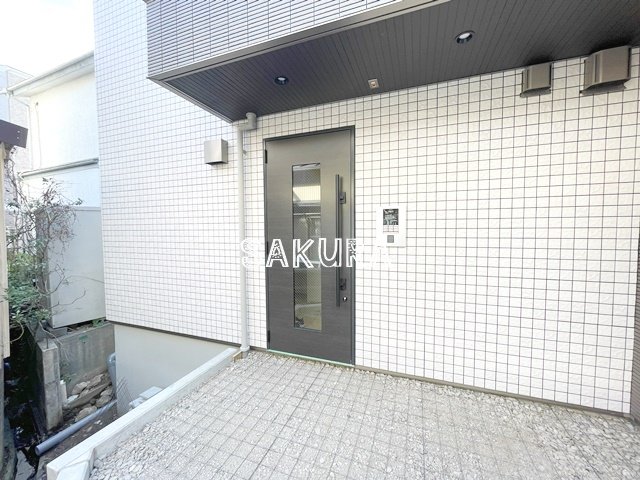 エントランス　管理の行き届いたエントランスです♪