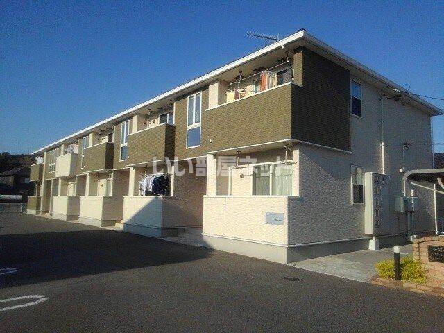 ＪＲ宇部線 琴芝駅 バス乗車時間：9分 最寄りバス停で下車 徒歩11分 築15年