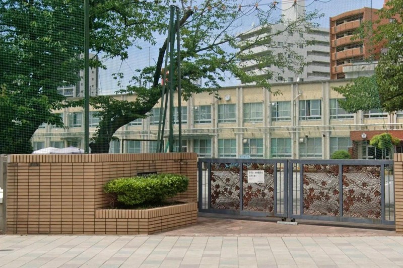 小学校　名古屋市立六郷小学校（小学校）まで214m