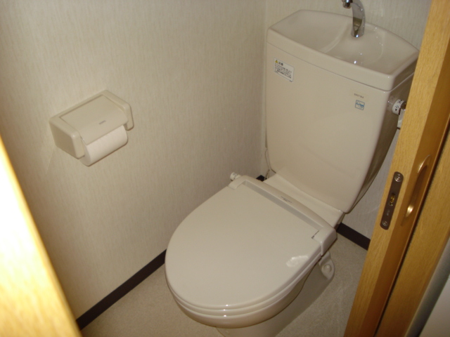 地下鉄谷町線 喜連瓜破駅 徒歩1分 4階建 築44年のトイレ写真