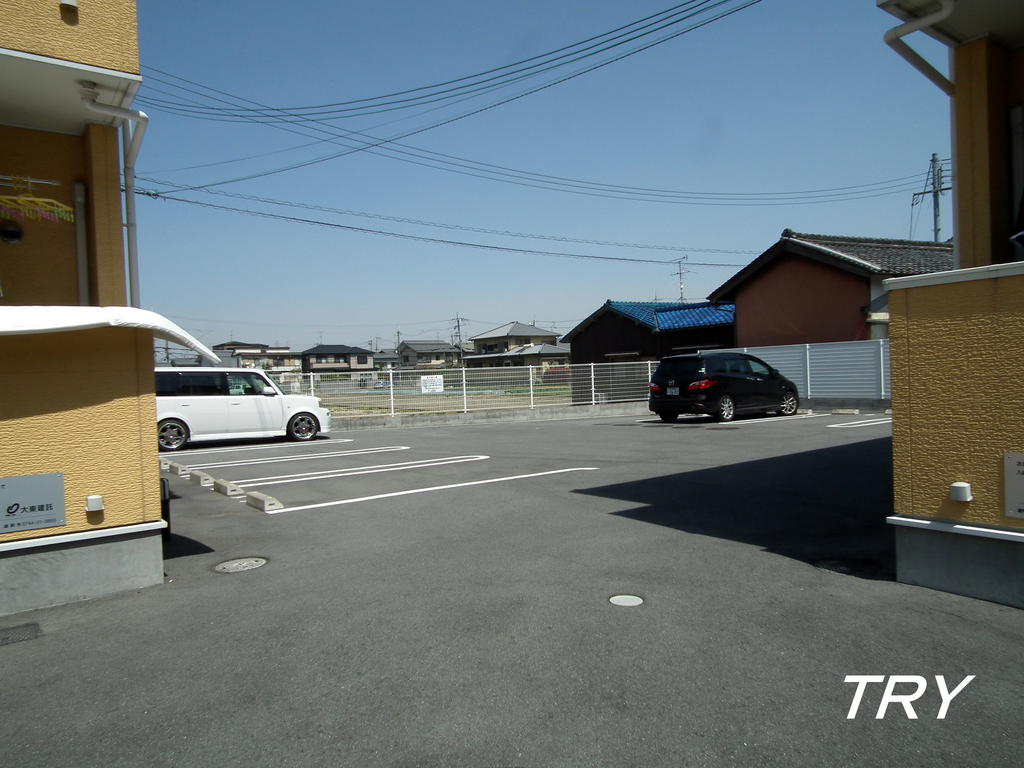 駐車場　敷居地内駐車場