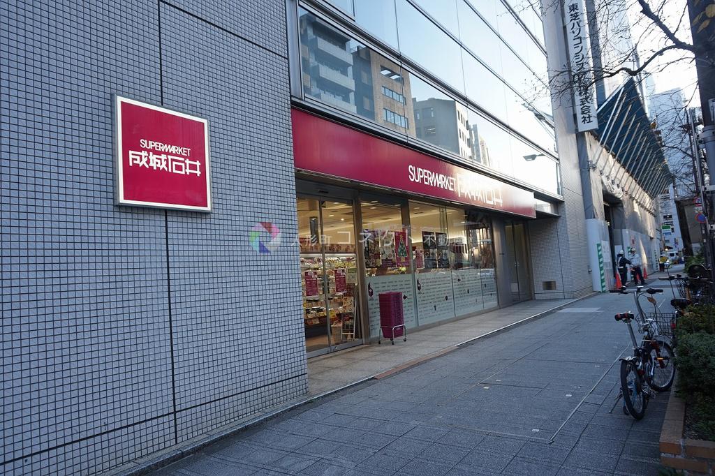 スーパー　成城石井小伝馬町店（スーパー）まで167m