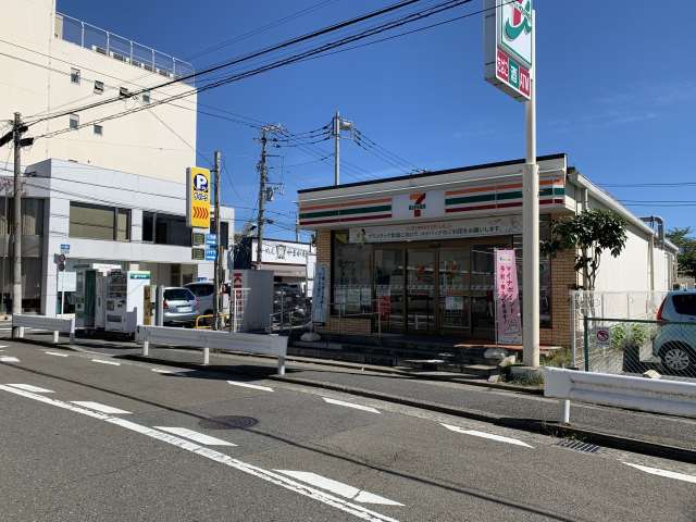 コンビニ　セブンイレブン（コンビニ）まで1211m