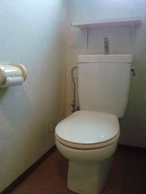 トイレ　ウォシュレット新設します