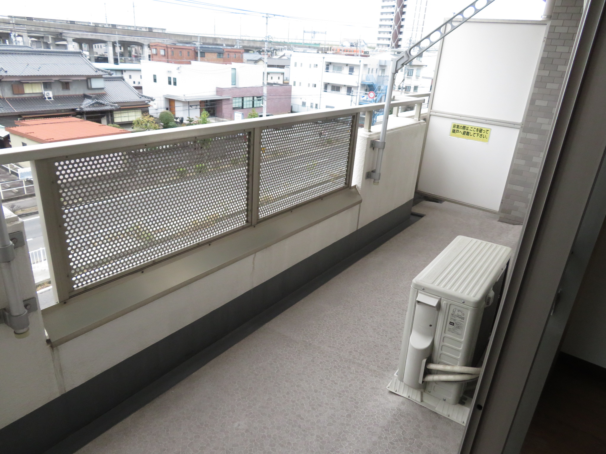 バルコニー　ベランダ