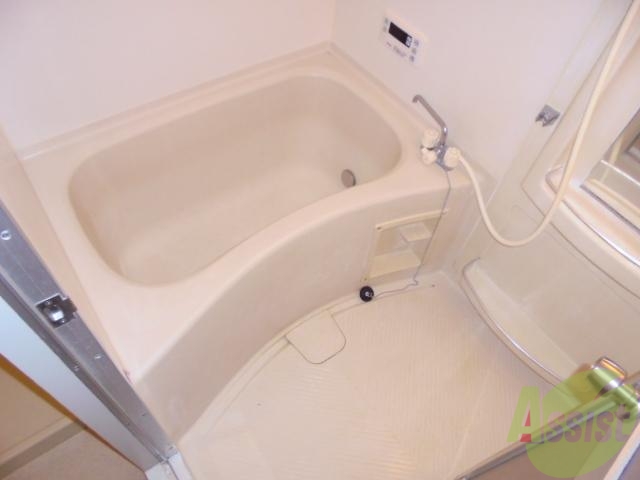 バス・シャワールーム　一日の疲れはこちらのお風呂に浸かってくださいね。